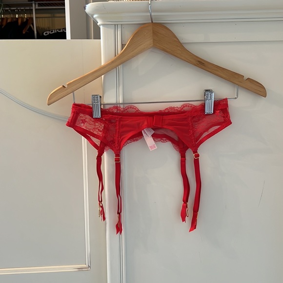 Victoria's Secret Red Lace Garter Belt Lingerie - Picture 12 of 16